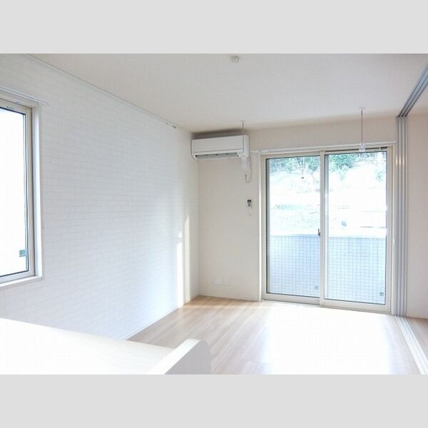 アゼリア リビング