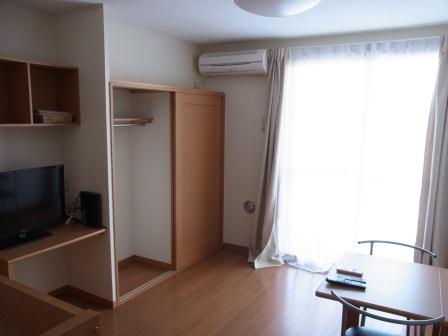 レオパレスプレミール リビング