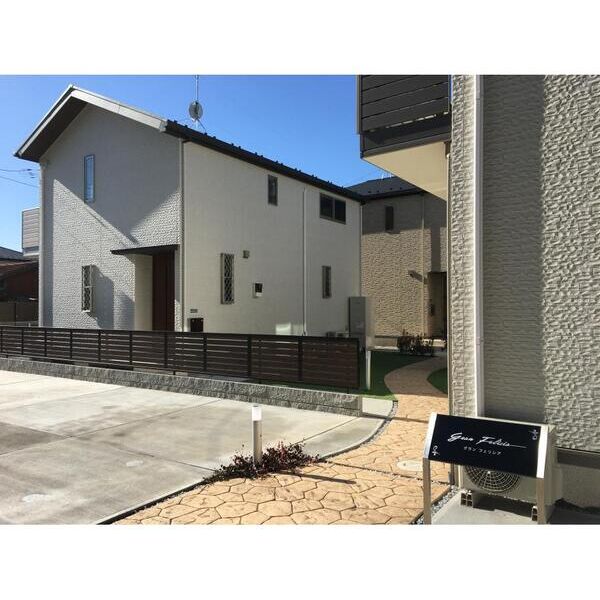 グラン　フェリシア　C棟 エントランス