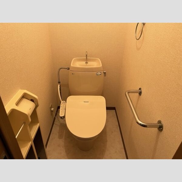 アメニティ　AB トイレ(温水洗浄暖房便座付き)