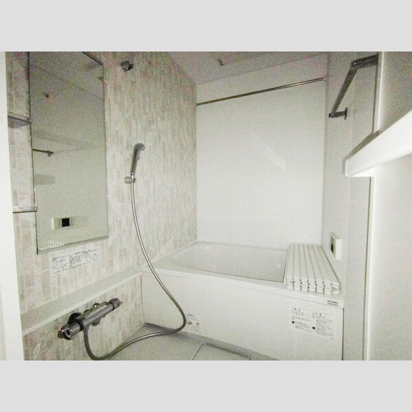 アヴァンス北烏山102号室 102号室　浴室