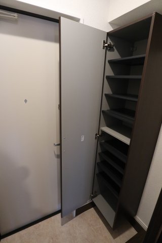 ベイルーム鶴見小野Ⅱ102号室 玄関