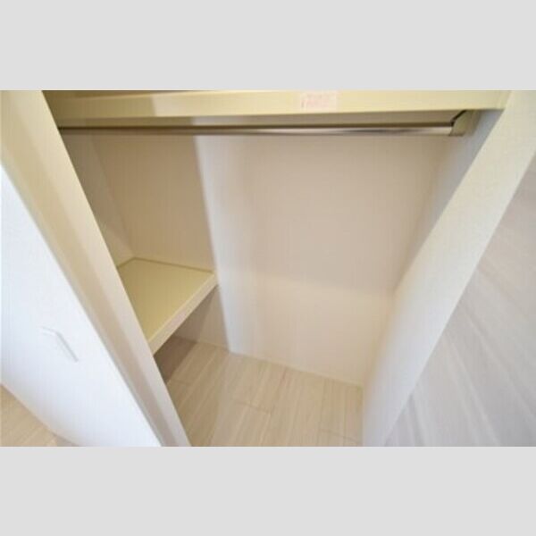 ロイヤルヒルズ103号室 同建物別部屋の参考画像