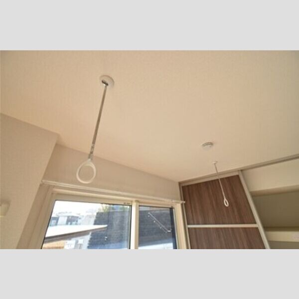 Pear Residence102号室 室内物干し