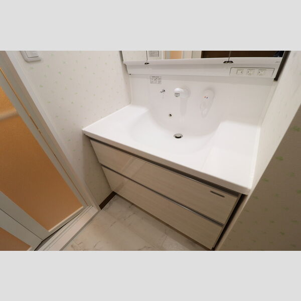 オーシャンビュー壱番館1303号室 洗髪洗面化粧台