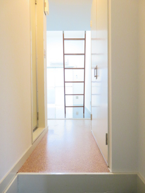 カルタス２１日吉1階 玄関