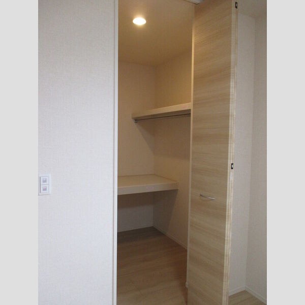 ポテトドゥーエ203号室 ウォークインクローゼット