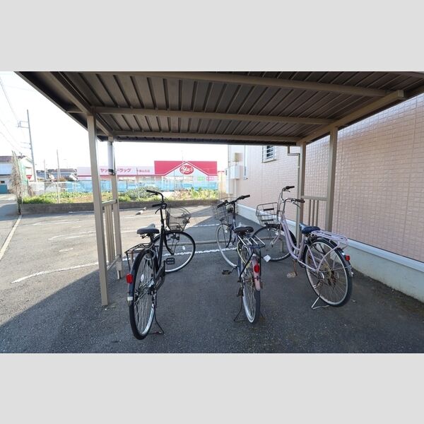 サングリーンB201号室 駐輪場