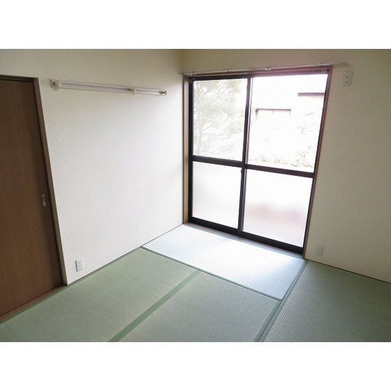 エステートロイヤル８号棟0101号室 和室