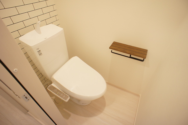 ルミエール・エタンセルｓｅｐｔ0105号室 落ち着いたトイレです