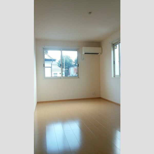 ファミール恩多Ⅱ リビング