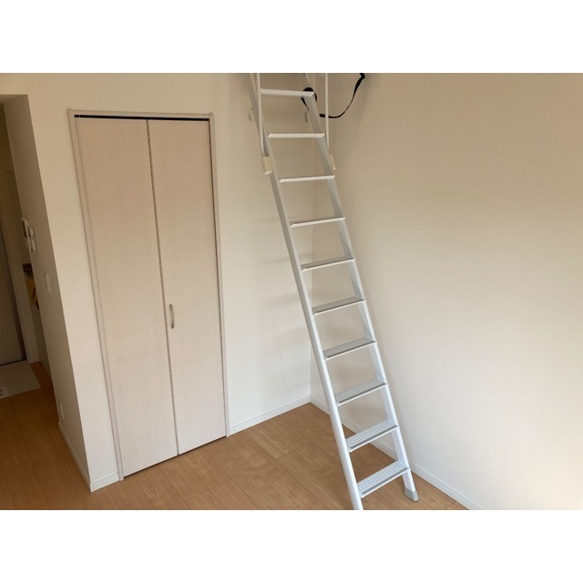 STAR　CLOUD洋光台202号室 リビング