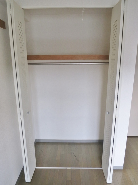 ラフィーネ横浜 洋室１　収納※別号室の参考写真です(現況優先)