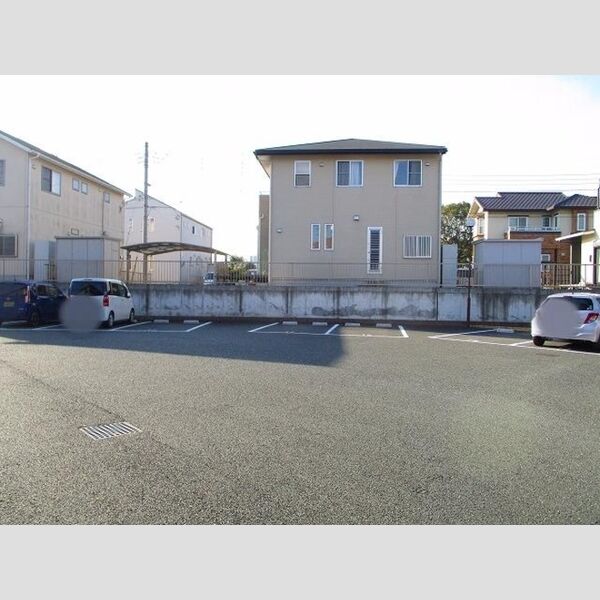 シャン クライン　C 駐車場