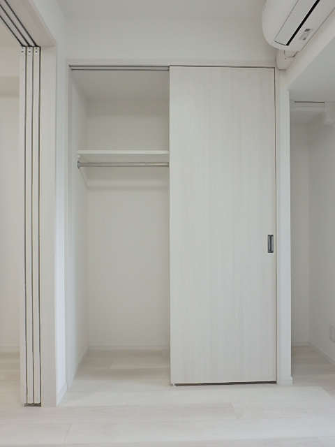 ガーラ・プレシャス練馬2階 大きなスペースがあり、収納には困りません