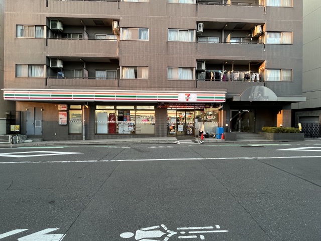 ブランシェ幡ヶ谷203号室 セブンイレブン渋谷笹塚東店(コンビニ)まで125m