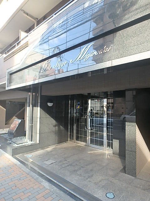 ガラ・ステージ目白台4階 エントランス◆地上9階建て、総70戸