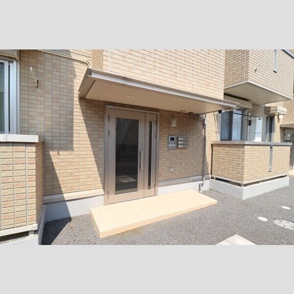 PEACEFULLY エントランス