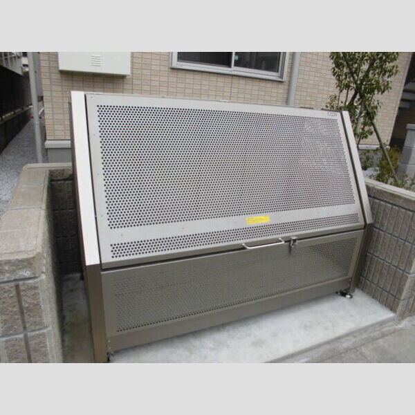 リアルコート D ゴミ集積場