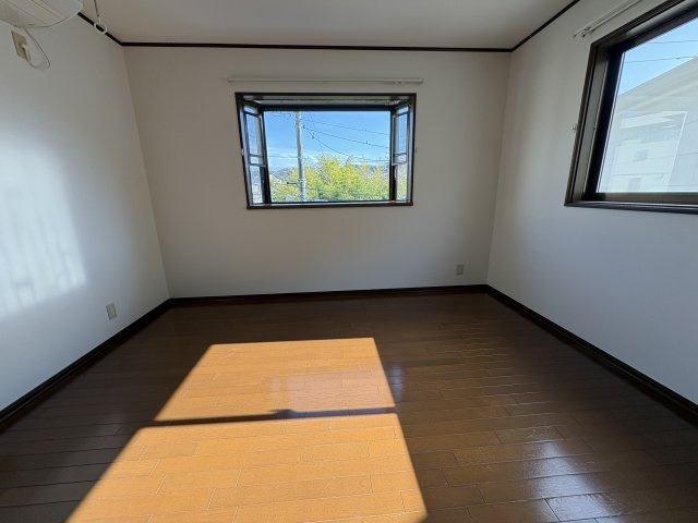 池子1丁目戸建 2F 洋室1