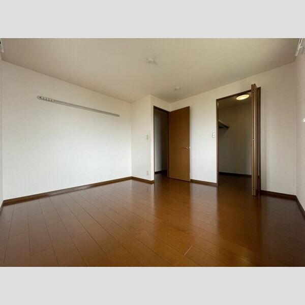 グランモア　B棟202号室 洋室　8帖