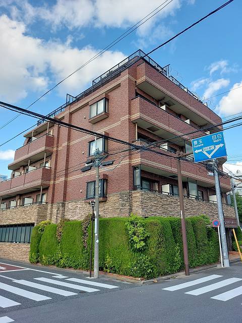 ガーラ新宿西落合 おしゃれな外観です