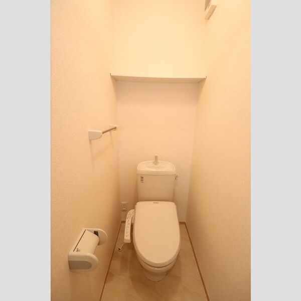 グランドソレーユBABA　Ⅲ105号室 温水洗浄暖房便座