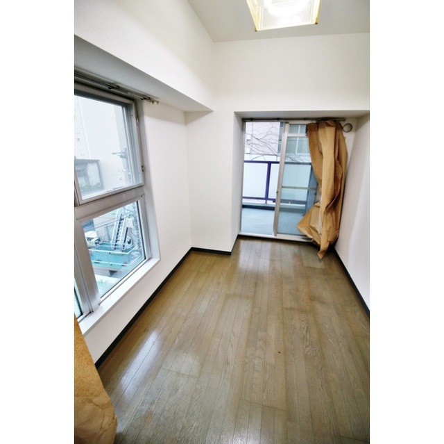 MOMO12千葉中央401号室 内観