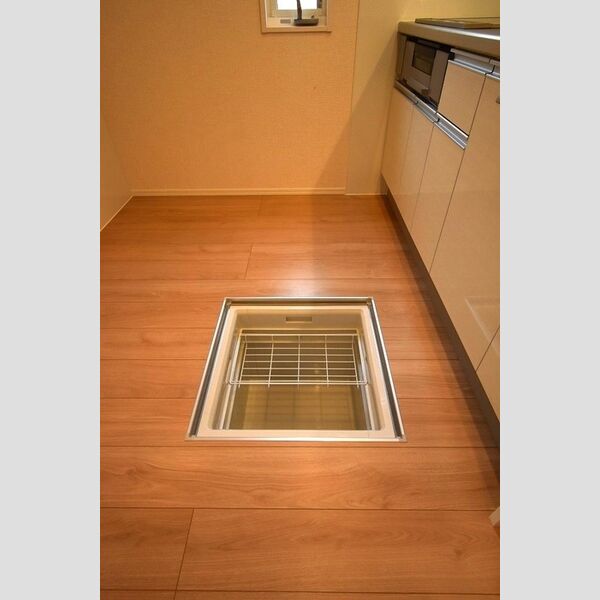 メゾン・ノアールロッシュ 床下収納