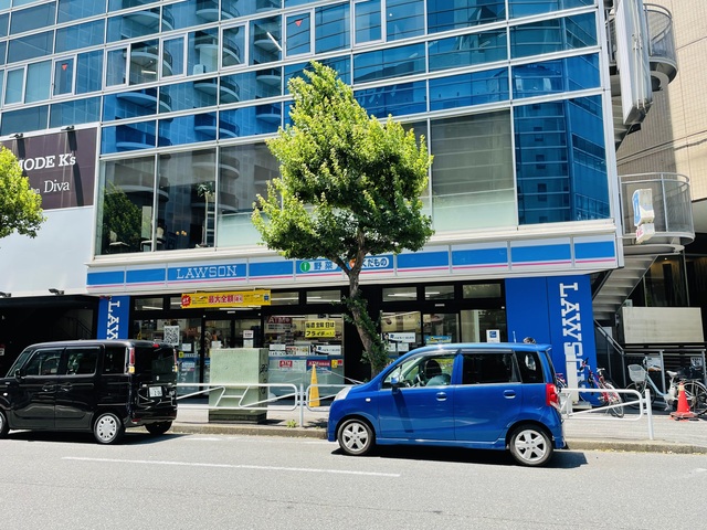 グランシャリオ0309号室 【コンビニエンスストア】ローソン京王八王子駅前店まで650ｍ