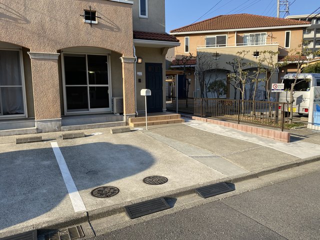 クイーンズヒルＥ棟 駐車場