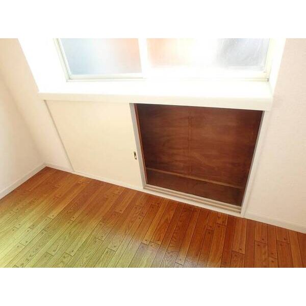 ウエストハイム国領 収納