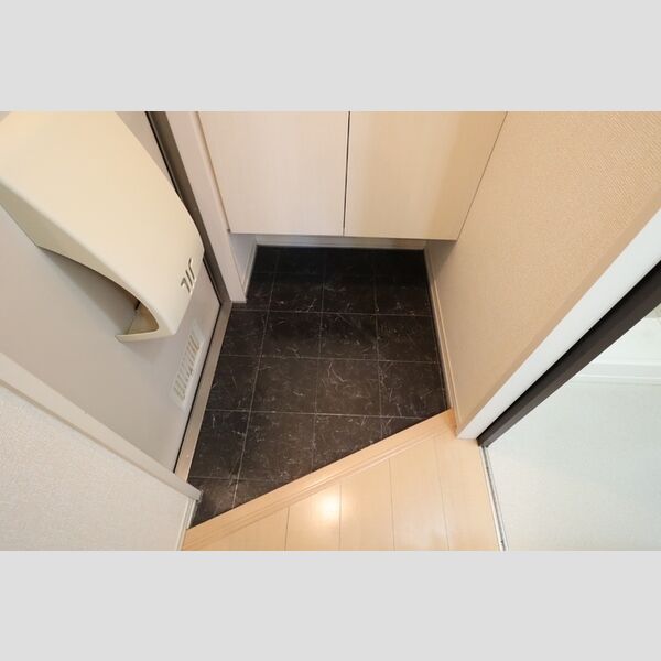 リバレイン　Ⅰ102号室 玄関