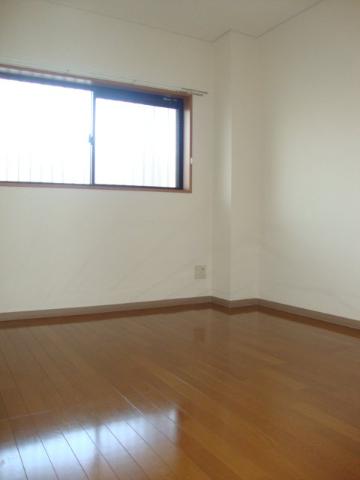 グランチェスタハイツB201号室 収納