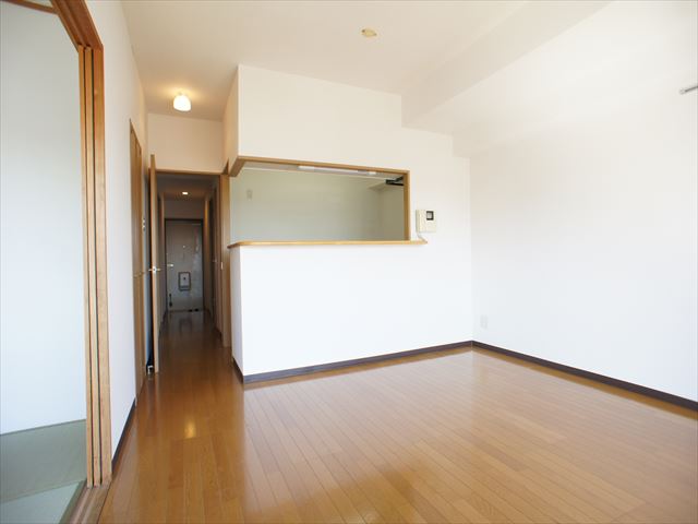 椎の実ハイツ0506号室 リビング