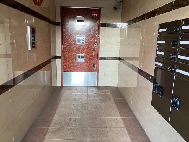 ルーブル烏山壱番館3階 エントランス