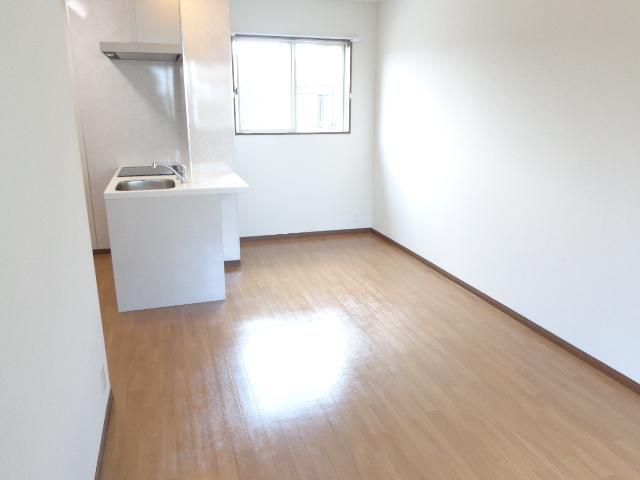 グリューネ　ハウス203号室 リビング