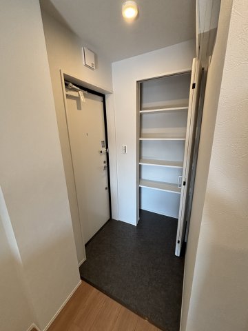 ウィンメゾン海神0205号室 玄関