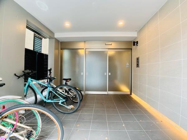 プラティーク世田谷サウス3階 エントランス