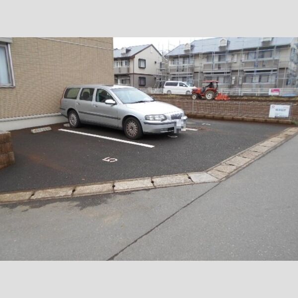 吉野ハイツ　Ⅲ棟 駐車場