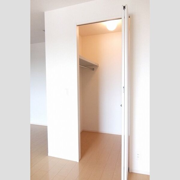 フローラルガーデン302号室 収納