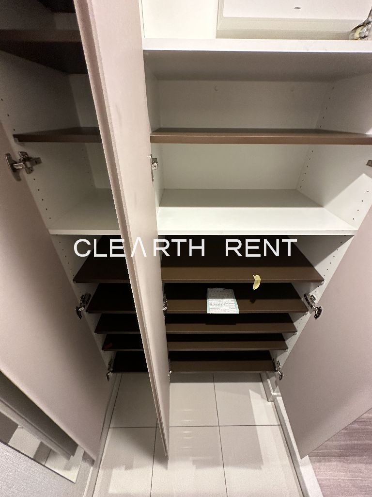 コンシェリア目黒本町 ＴＨＥ ＲＥＳＩＤＥＮＣＥ3階 玄関