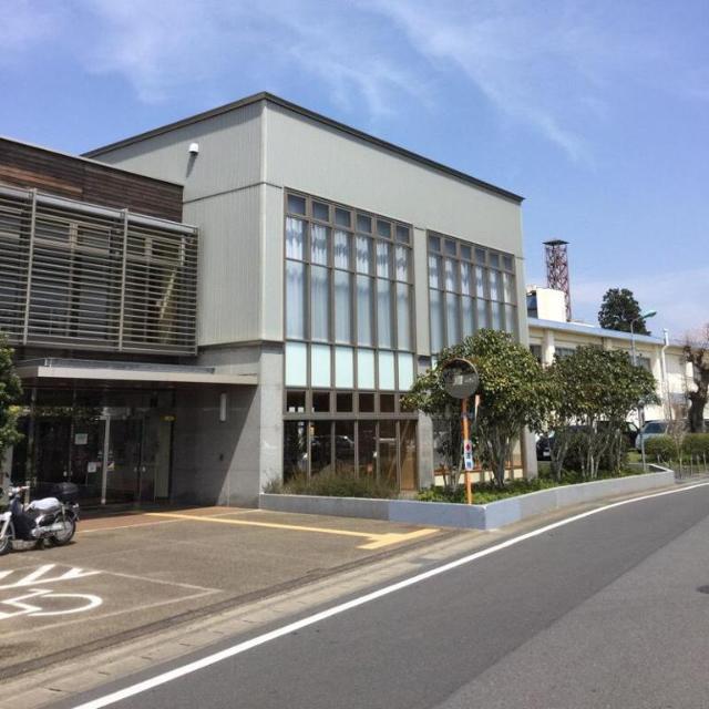 ソフィア 成田市三里塚コミュニティセンター図書室まで483ｍ