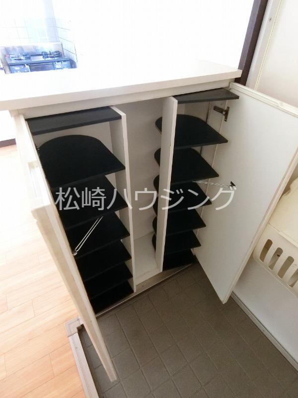 メゾン・ド・ファミール 玄関