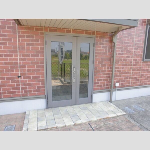 ヒルサイドコート　弐番館201号室 エントランス