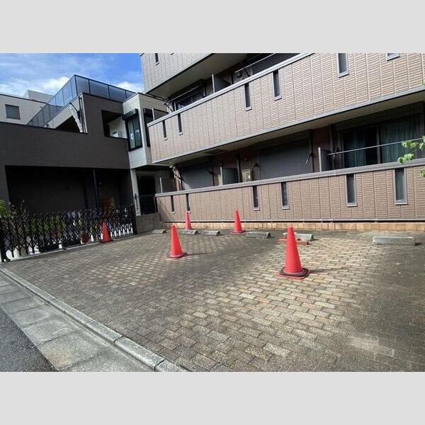 アトリオ トモ　壱番館 駐車場