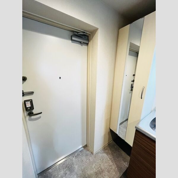 ファンディ平塚705号室 玄関