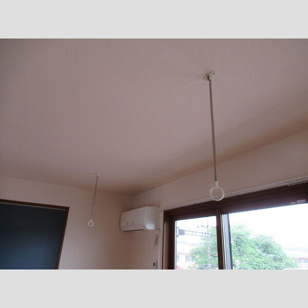 セジュール山の根302号室 室内物干し