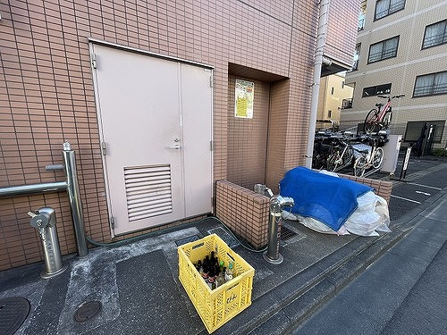 コスモ西尾久2階 ゴミ置場　※2025年11月撮影時