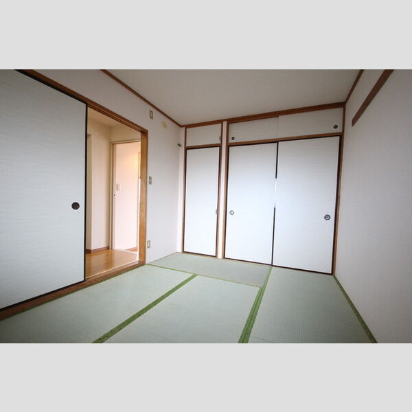 フォーラム北綾瀬402号室 和室もあります!